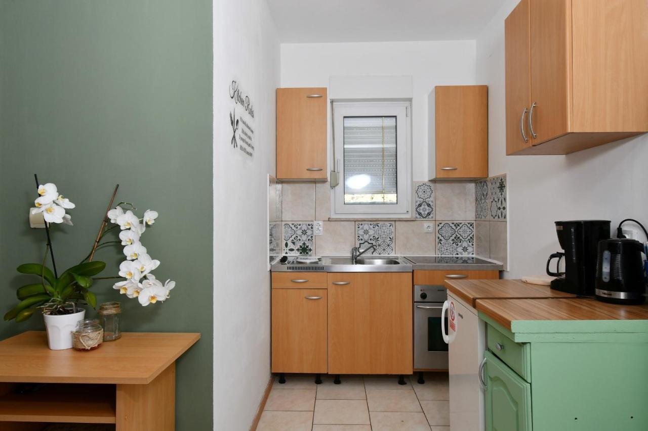 Apartments Novotny Banjol Exterior foto