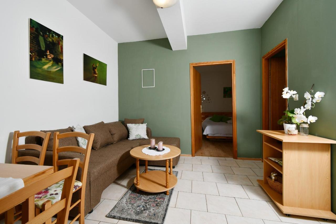Apartments Novotny Banjol Exterior foto